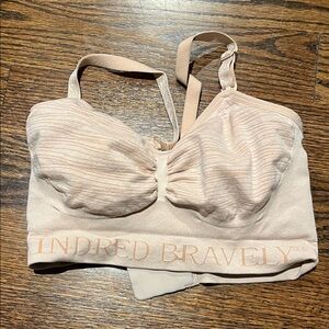 Sublime hands free pumping and nursing bra